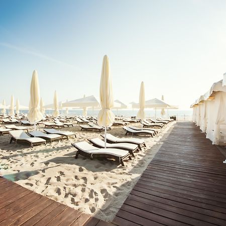 ホテル ソフィテル グランド ソポト エクステリア 写真 Beach at the Kempinski Hotel, Zuri, Switzerland