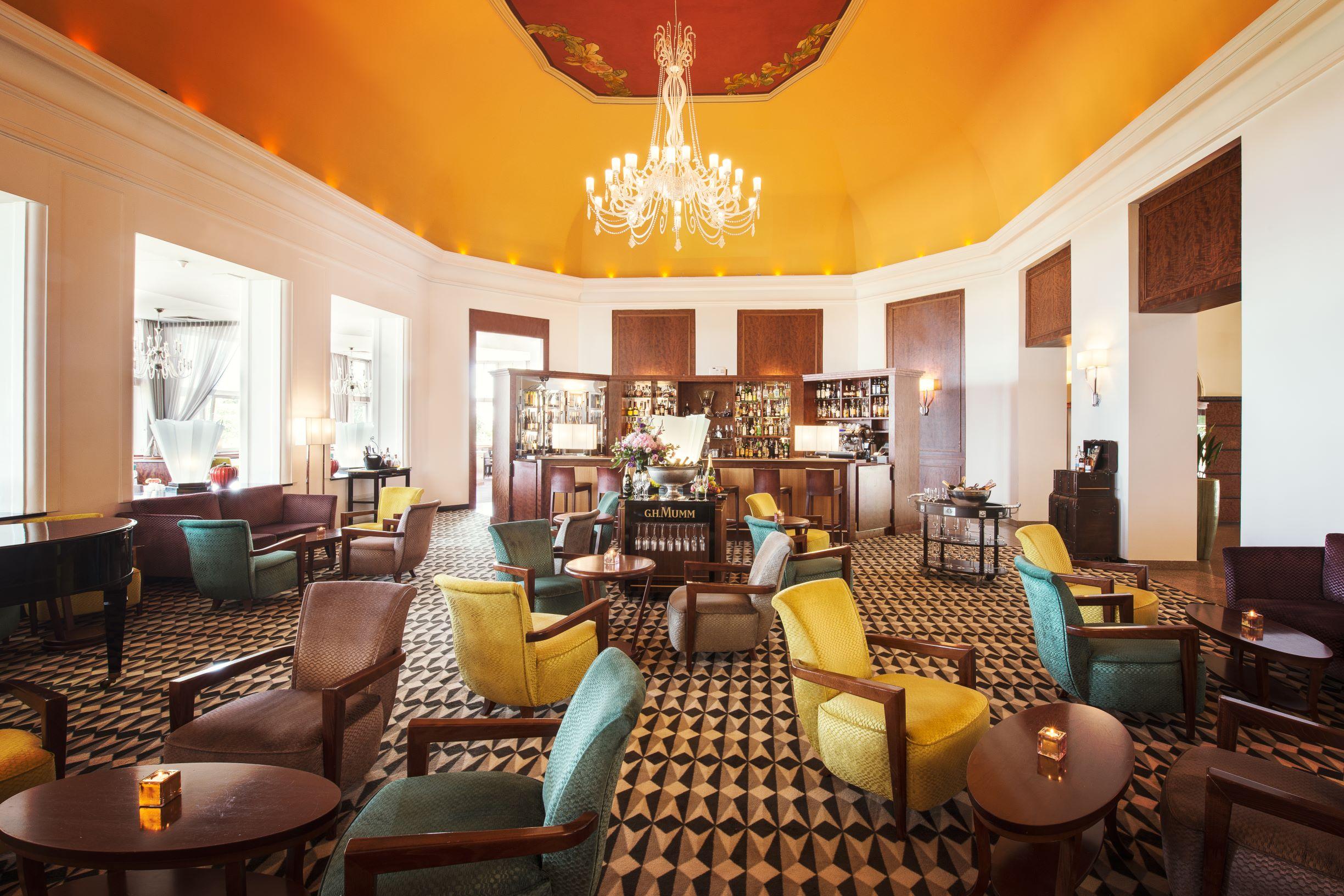 ホテル ソフィテル グランド ソポト エクステリア 写真 The bar at the Hotel de la Paix