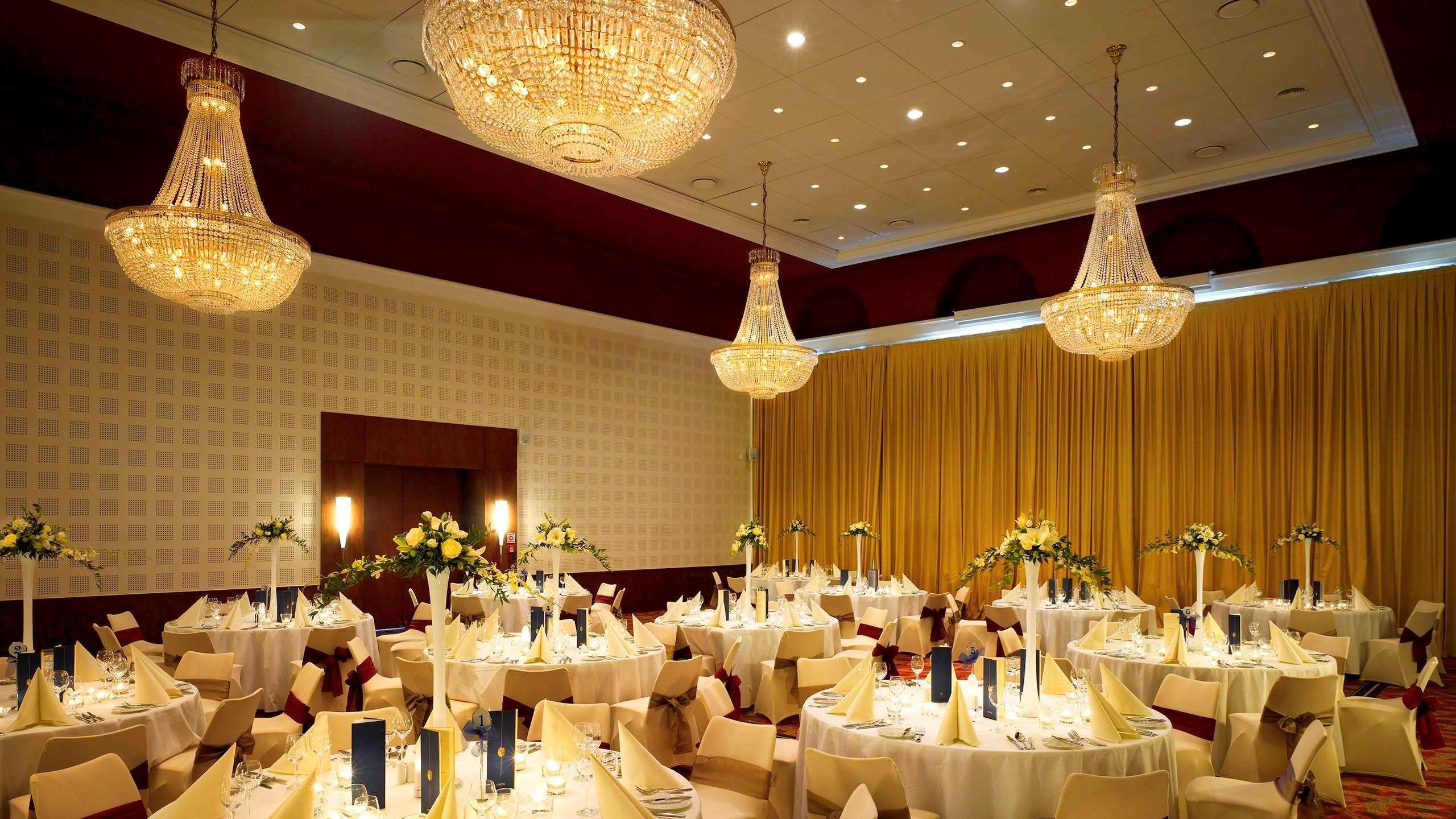 ホテル ソフィテル グランド ソポト エクステリア 写真 The ballroom at the InterContinental