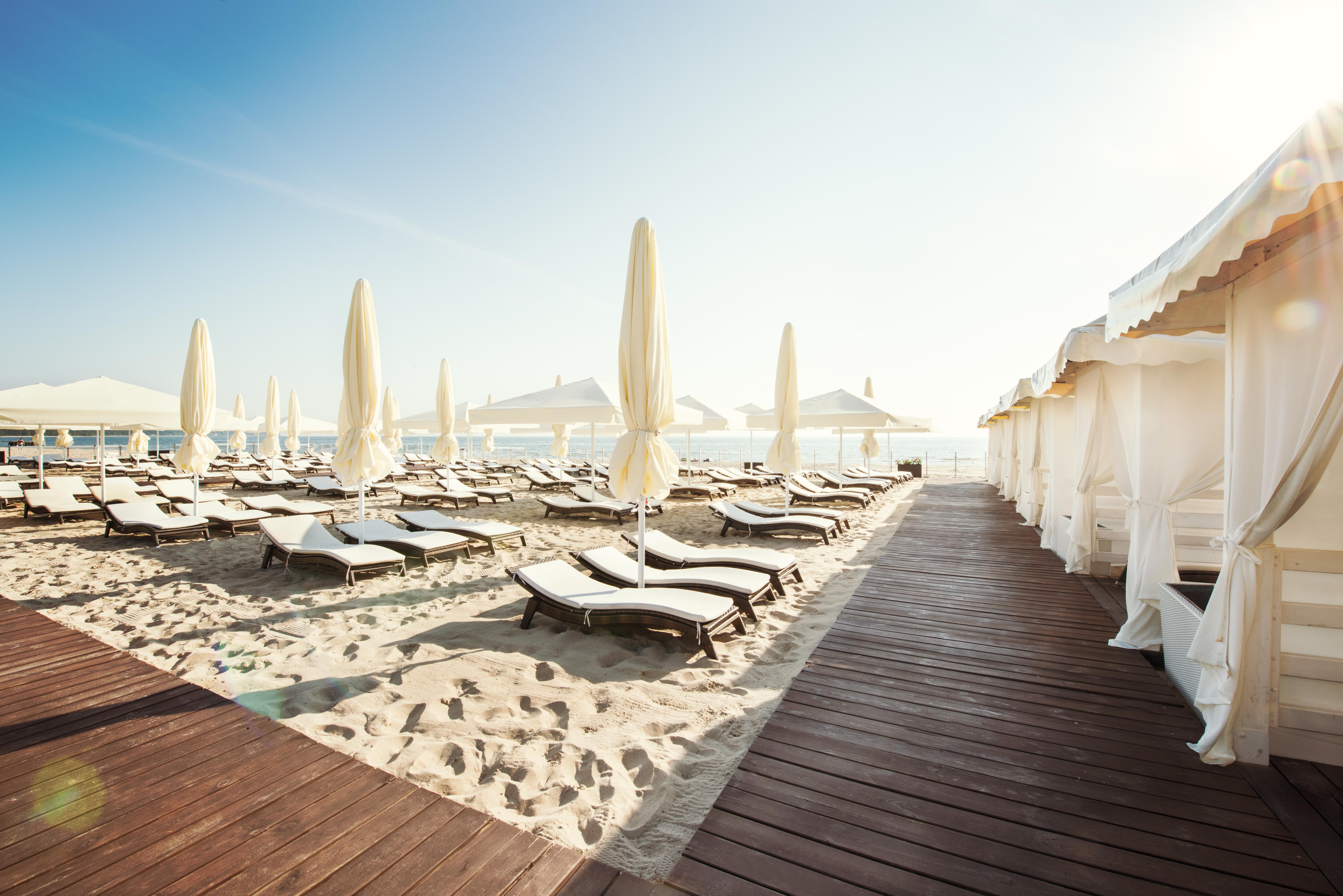 ホテル ソフィテル グランド ソポト エクステリア 写真 Beach at the Kempinski Hotel, Zuri, Switzerland
