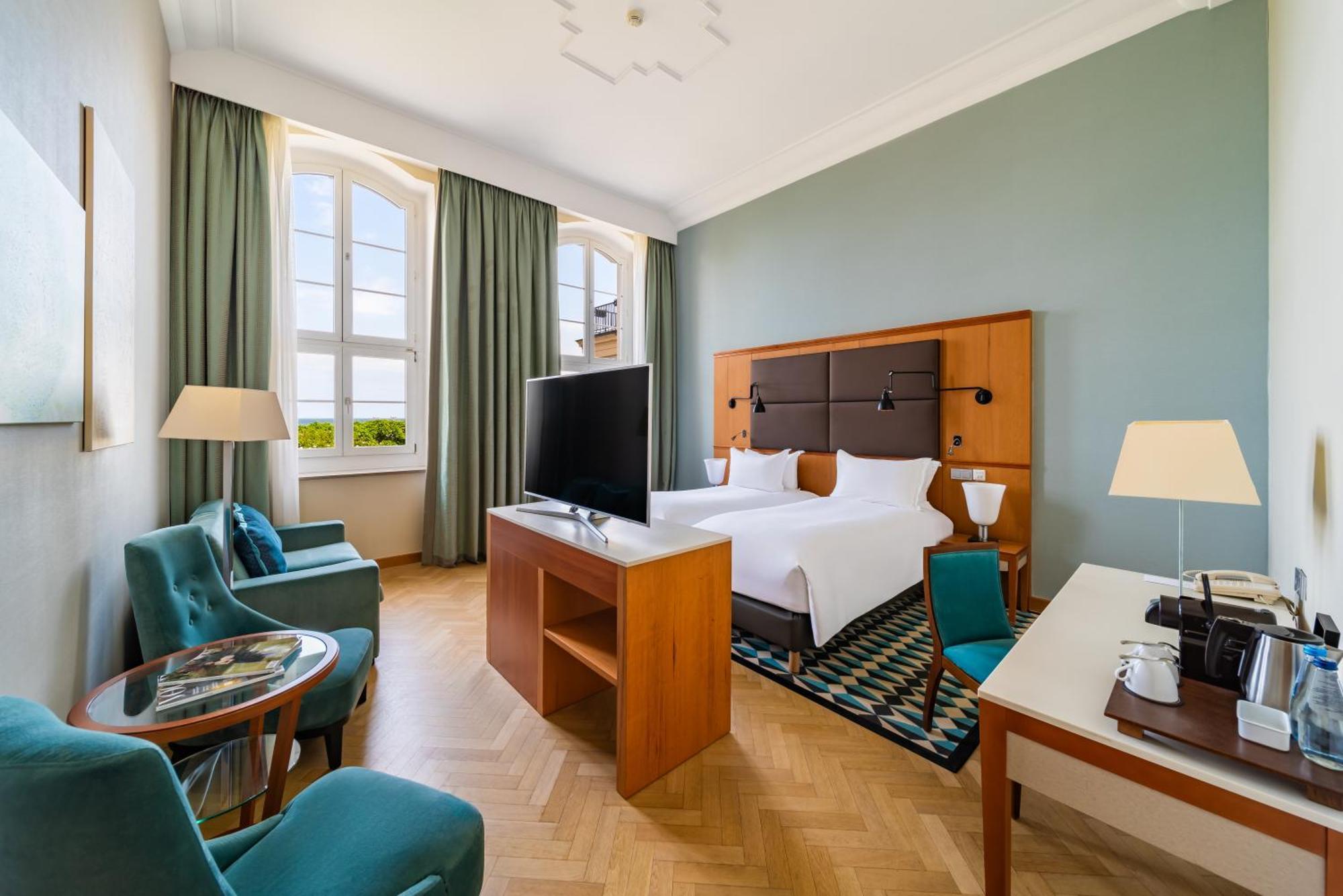 ホテル ソフィテル グランド ソポト エクステリア 写真 A room at the hotel