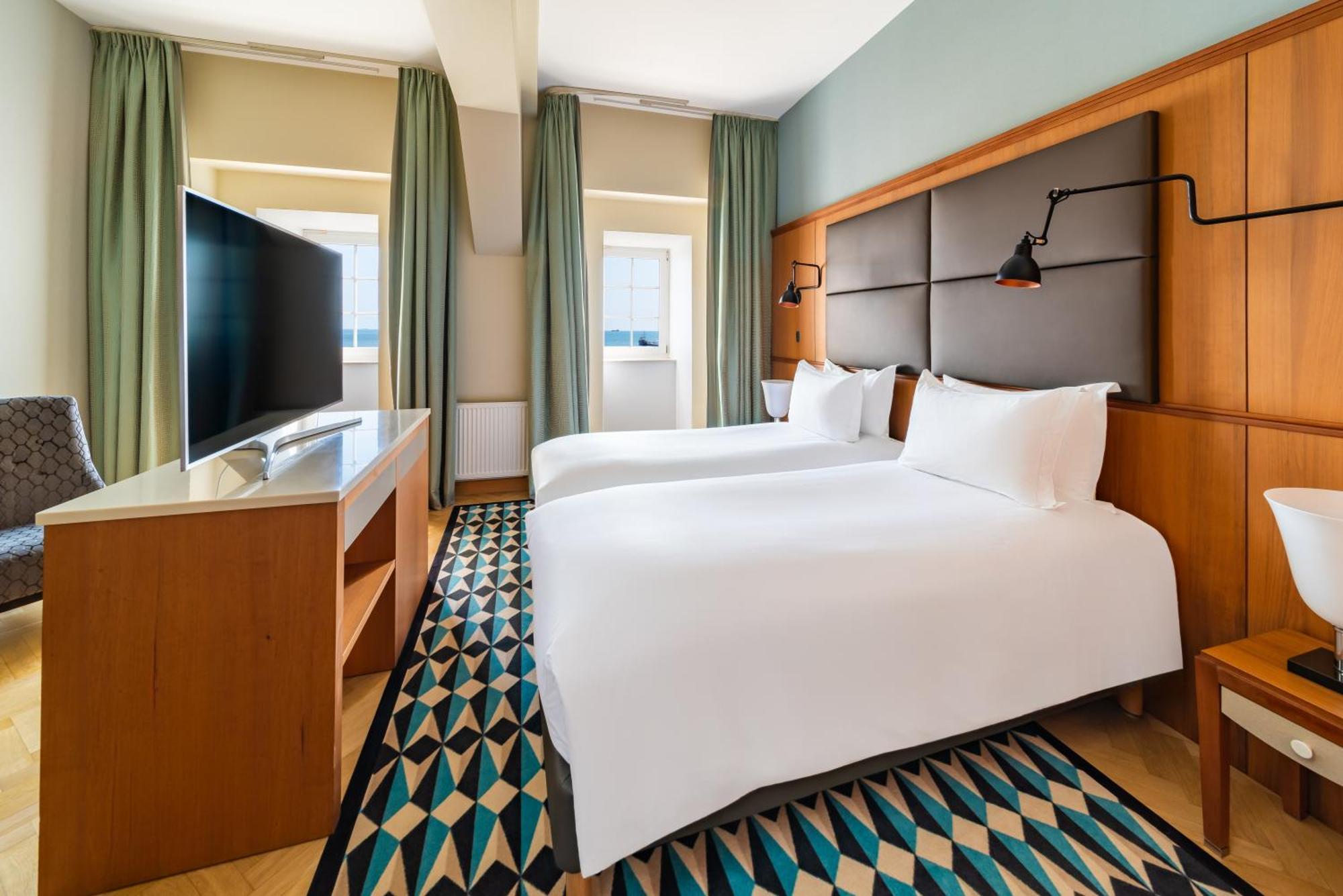 ホテル ソフィテル グランド ソポト エクステリア 写真 A room at the hotel