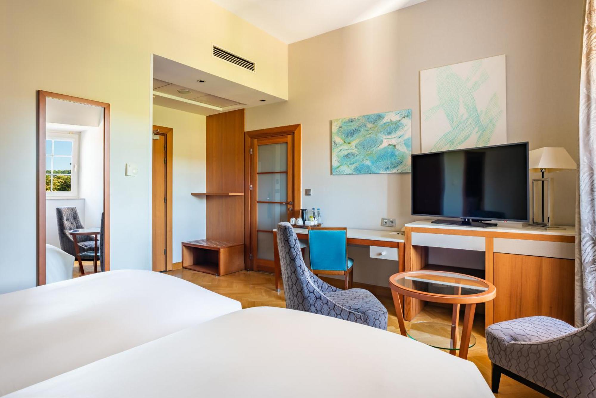 ホテル ソフィテル グランド ソポト エクステリア 写真 A room at the hotel