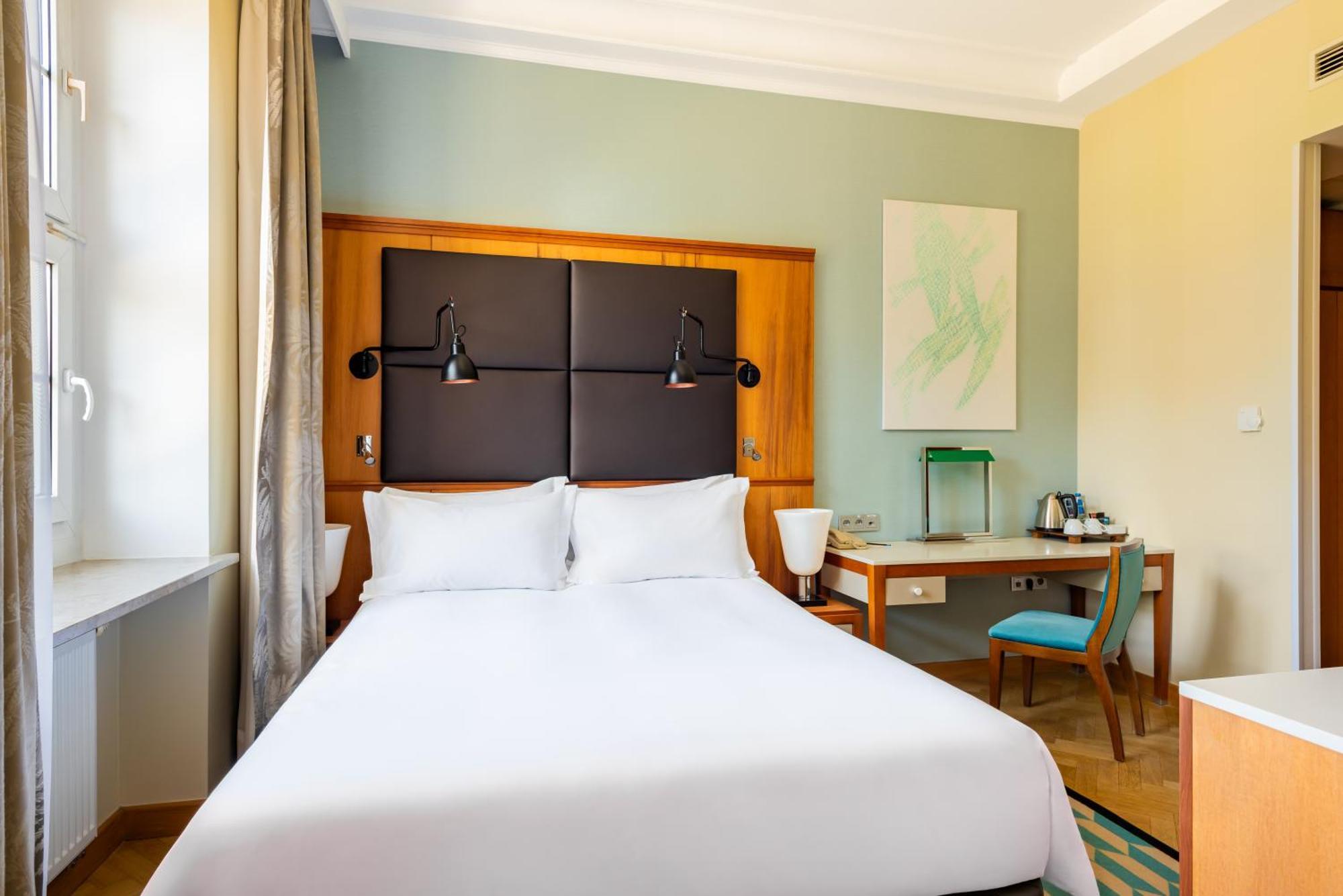 ホテル ソフィテル グランド ソポト エクステリア 写真 A room at the hotel