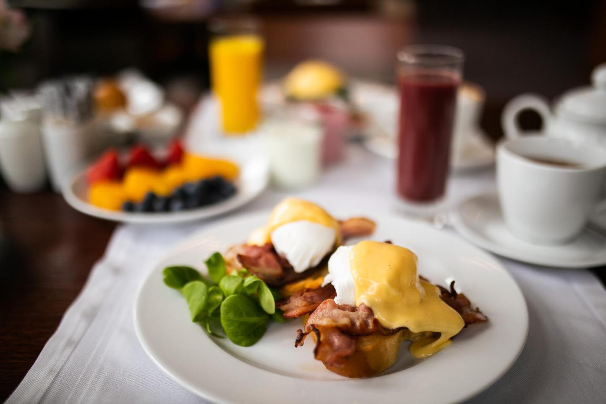ホテル ソフィテル グランド ソポト エクステリア 写真 Eggs Benedict