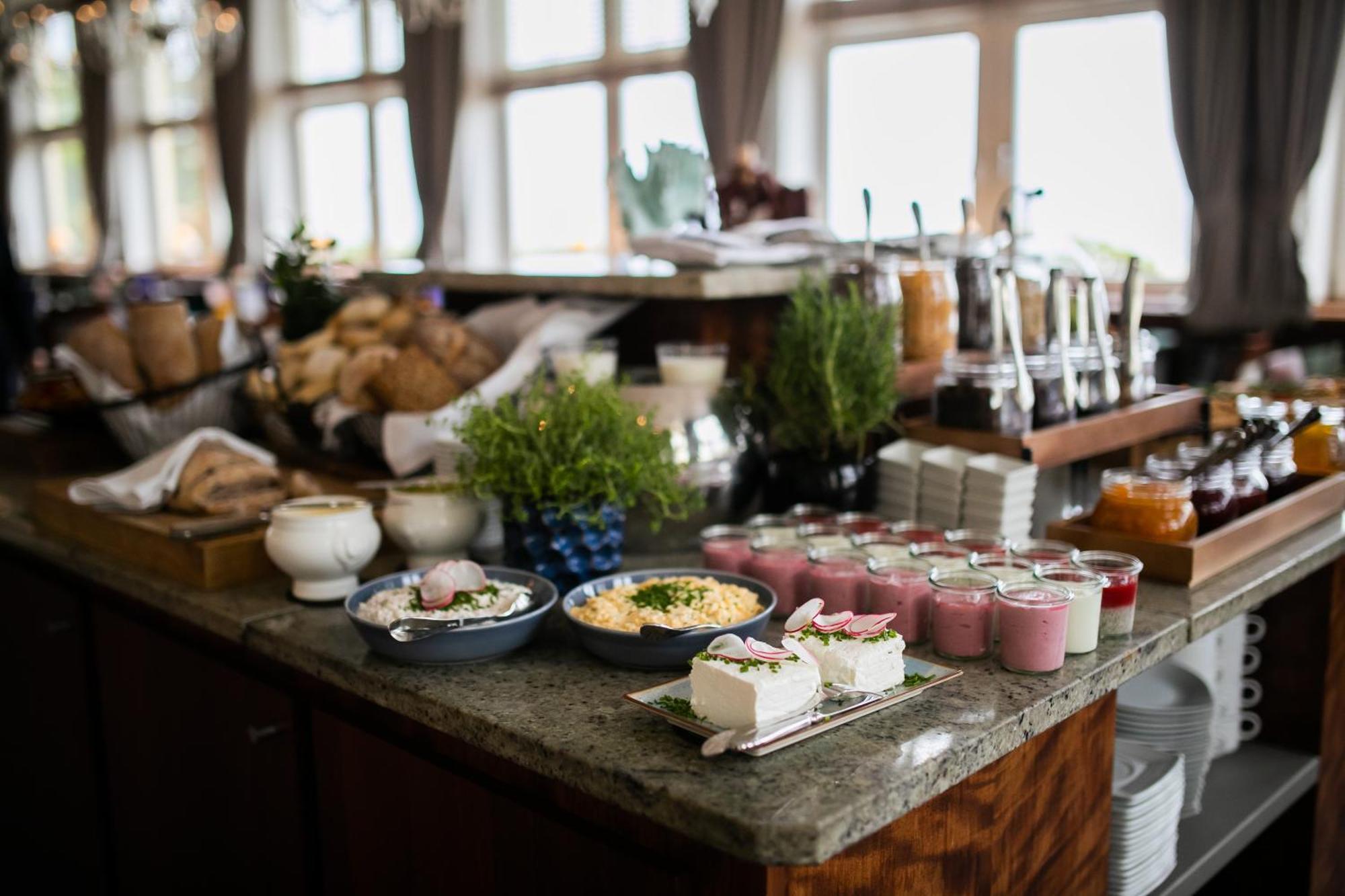 ホテル ソフィテル グランド ソポト エクステリア 写真 A breakfast buffet