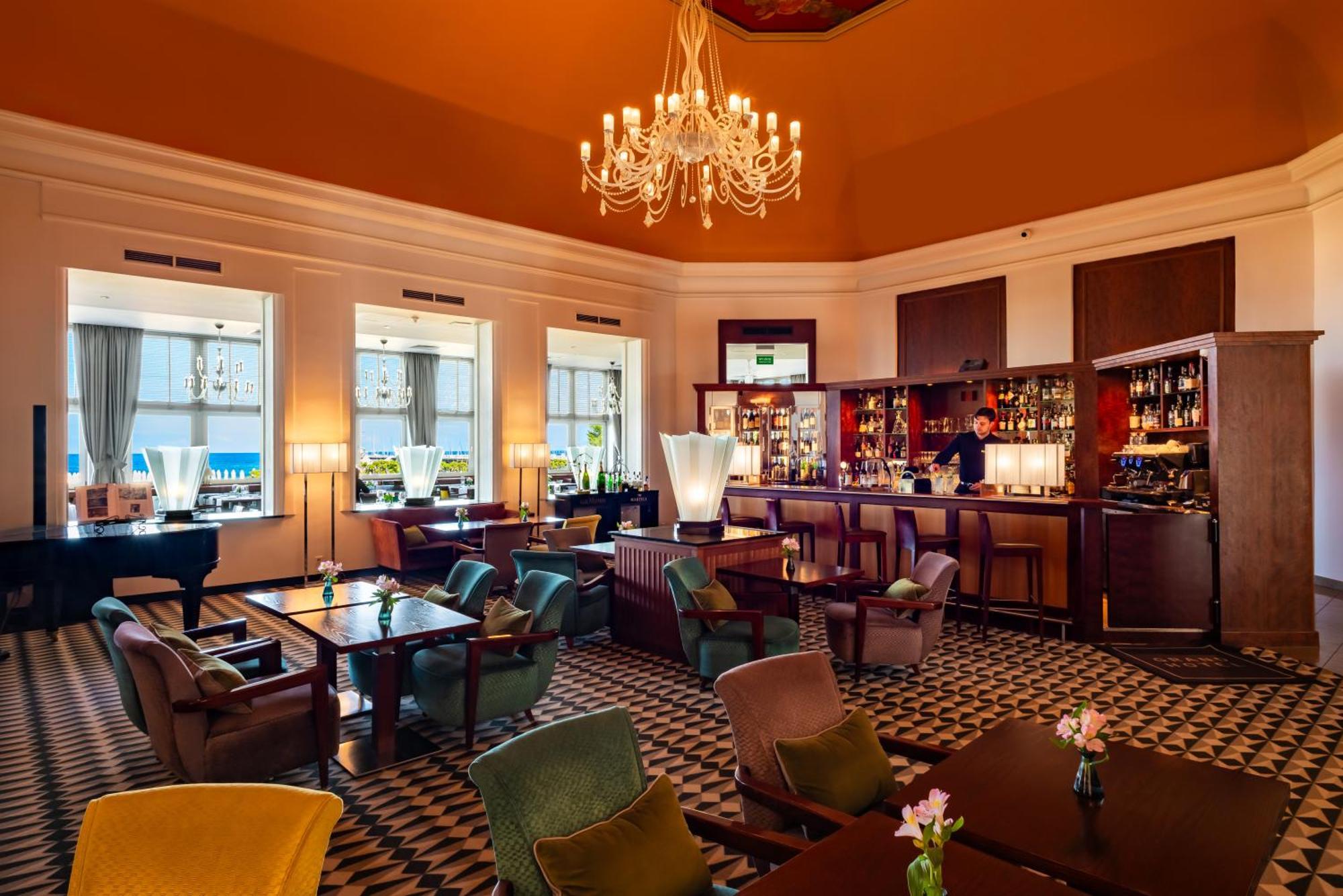 ホテル ソフィテル グランド ソポト エクステリア 写真 The bar at the 1905