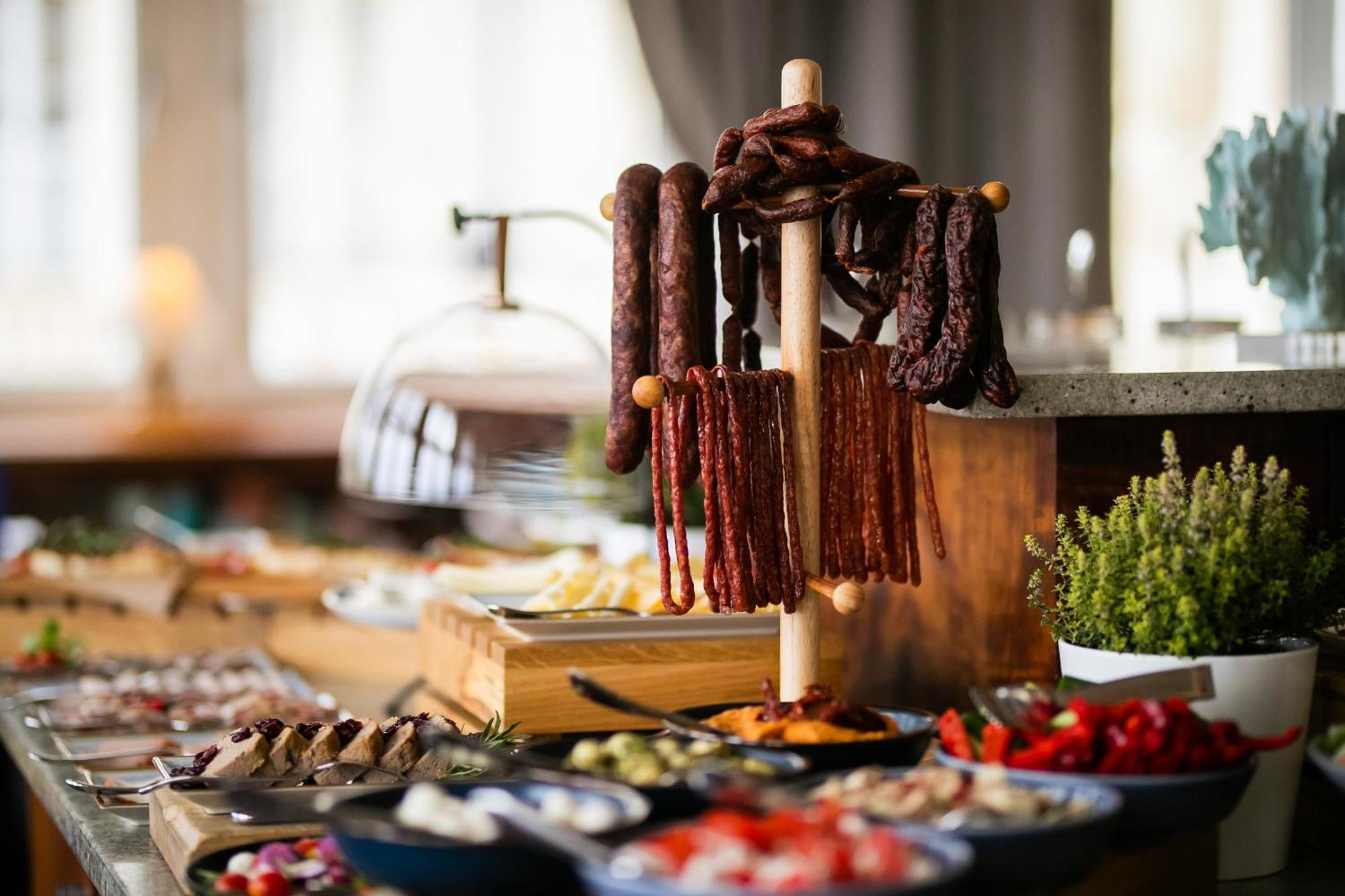ホテル ソフィテル グランド ソポト エクステリア 写真 Dried meat